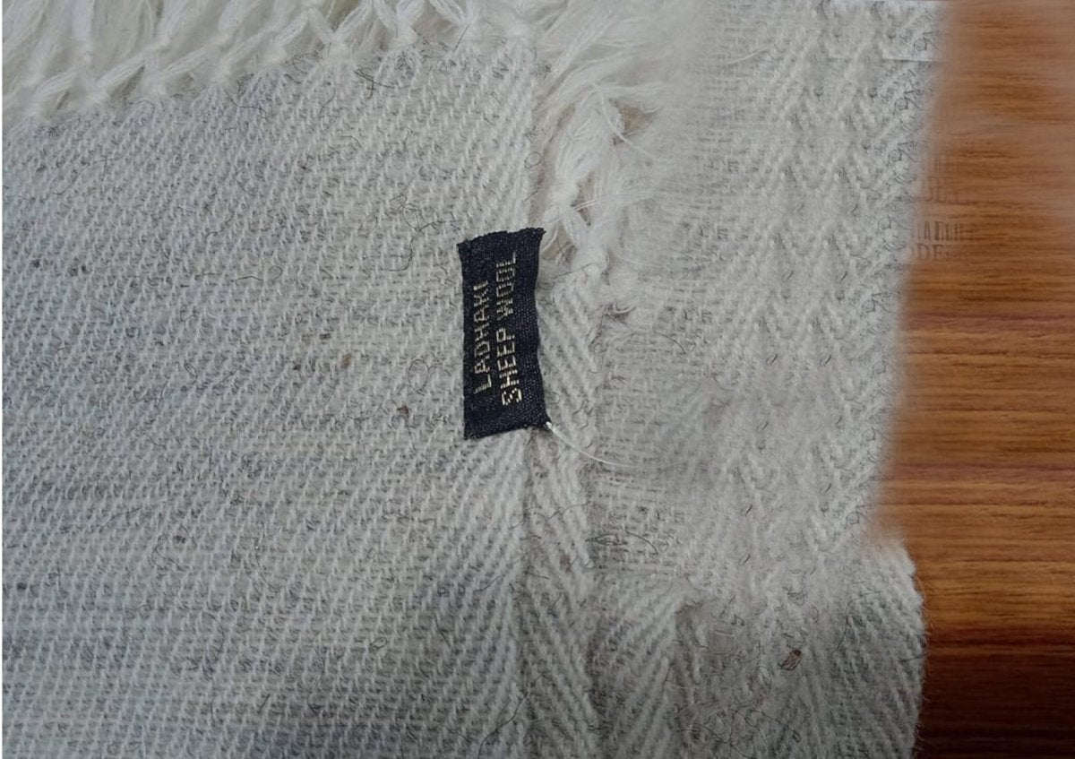 Large Wool Shawl – Ladakhi Border – Ladakhi