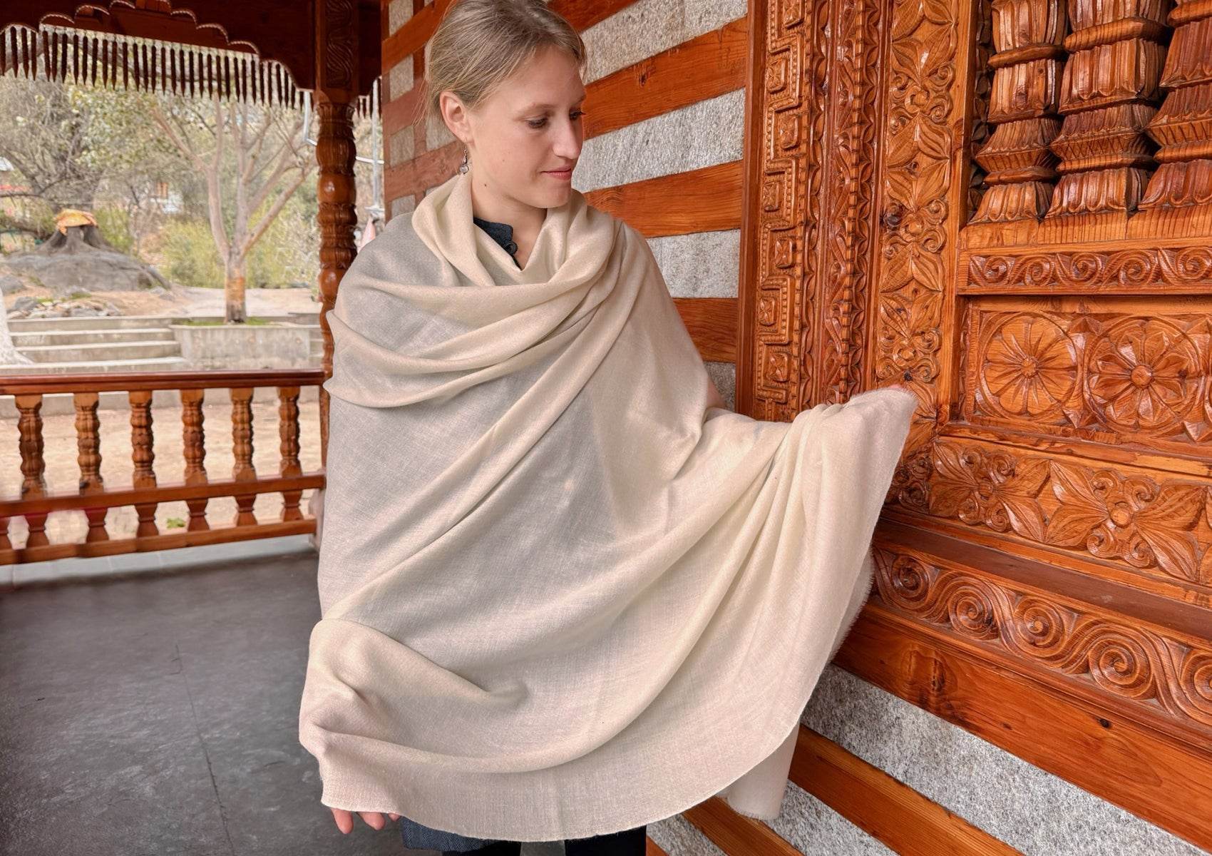 BODHI - Pashmina Shawl Handmade for Men - Cream - Esprit de l'Himalaya