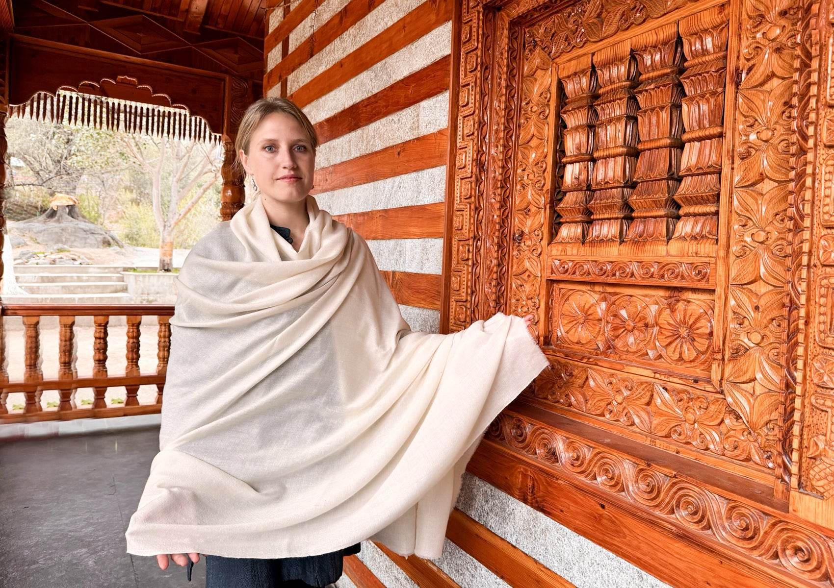 BODHI - Pashmina Shawl Handmade for Men - Cream - Esprit de l'Himalaya