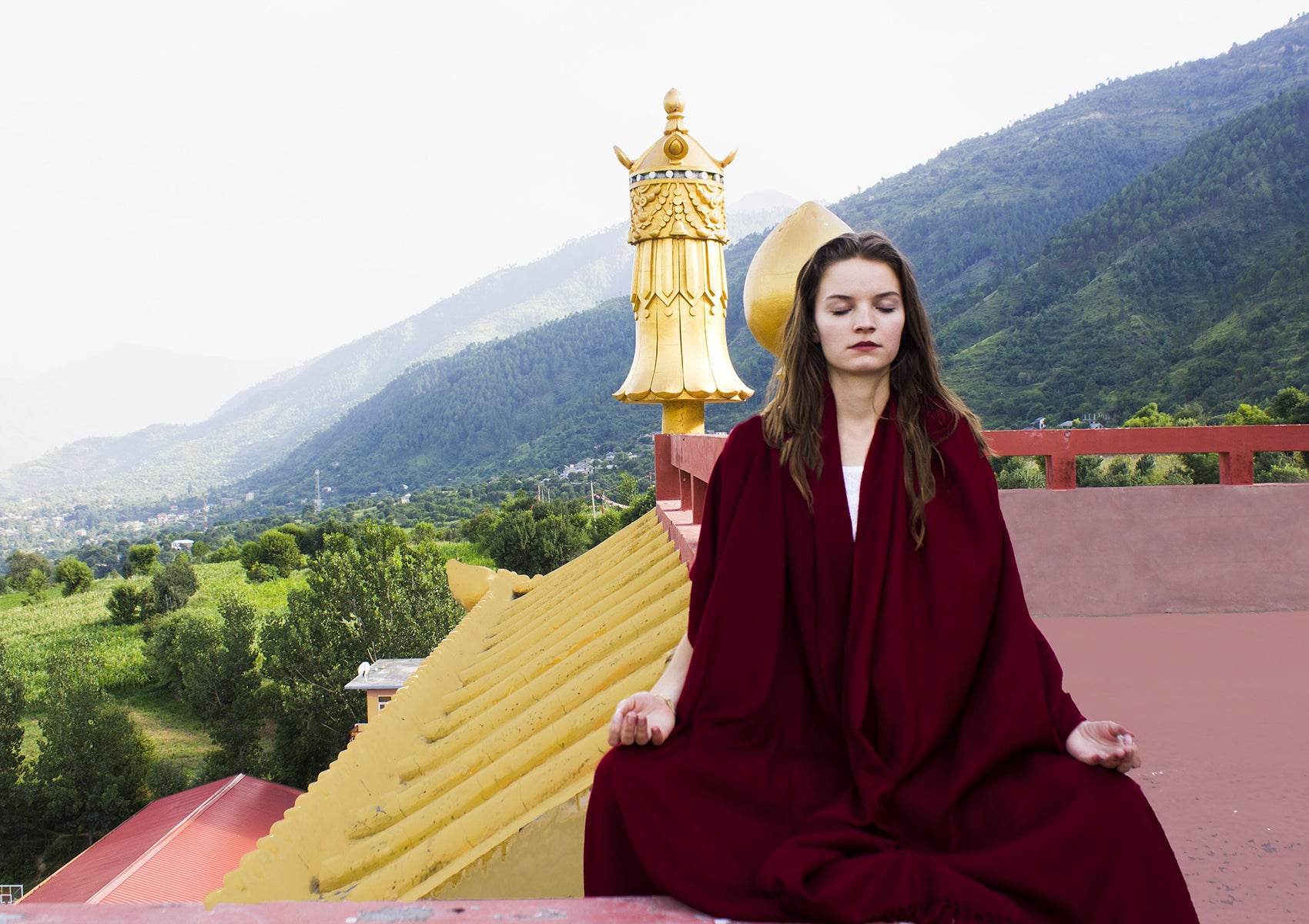 Buddha Classic - Large Buddhist Meditation Shawl - Dark Burgundy - Esprit de l'Himalaya