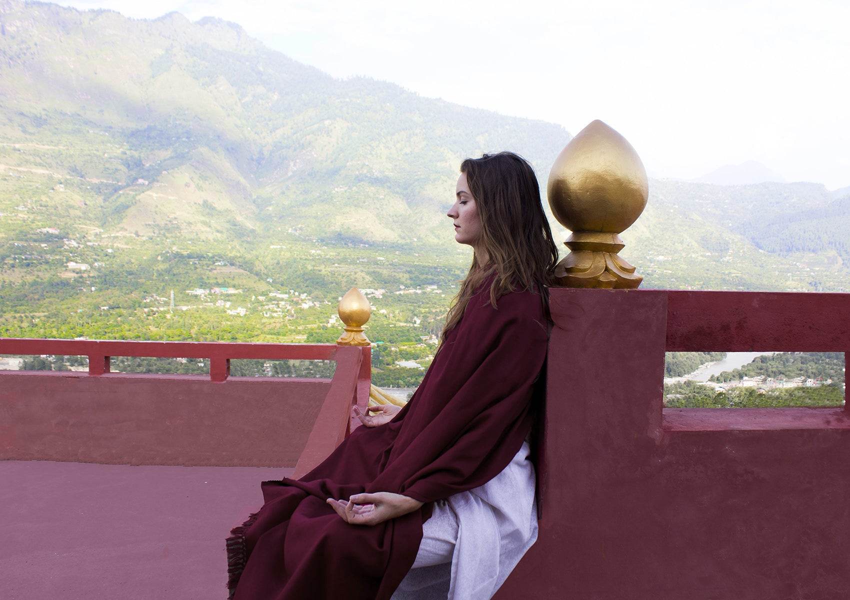 Buddha Classic - Large Buddhist Meditation Shawl - Dark Burgundy - Esprit de l'Himalaya