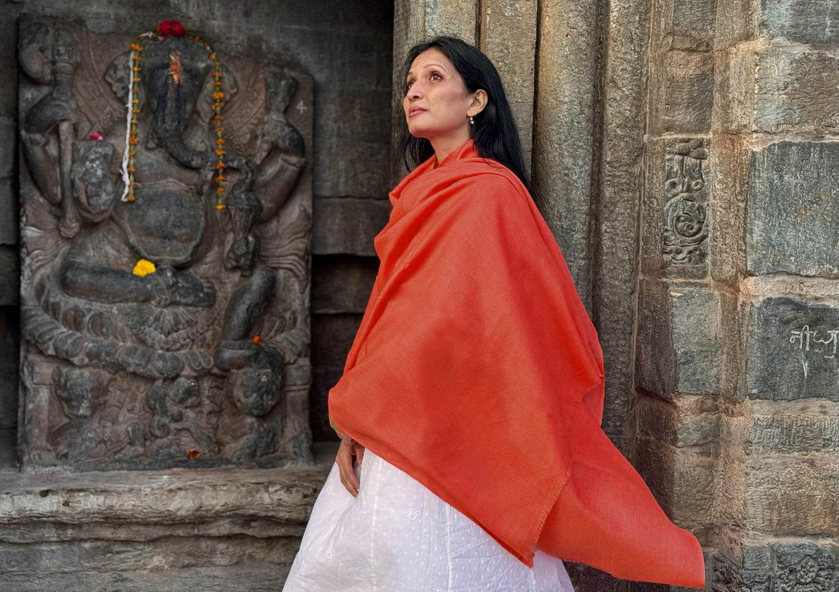 SUNDARI NEW Tibetan Meditation Blanket – Burnt Orange - Esprit de l'Himalaya