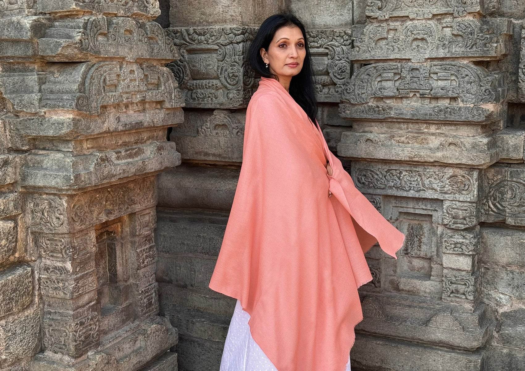 SUNDARI NEW Tibetan Meditation Blanket – Peach - Esprit de l'Himalaya