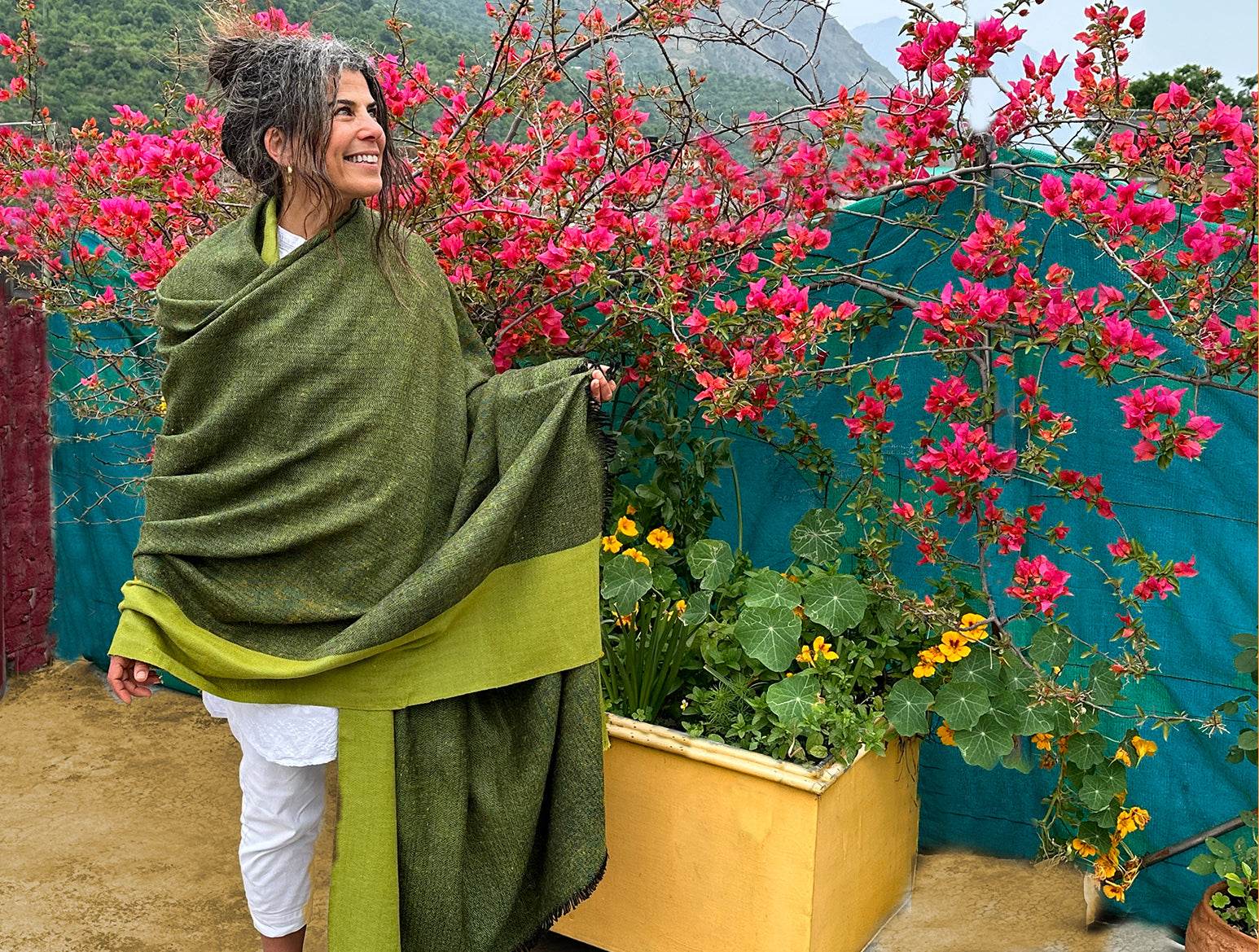 ISHWAR - Handwoven Large Meditation Shawl - Green - Esprit de l'Himalaya