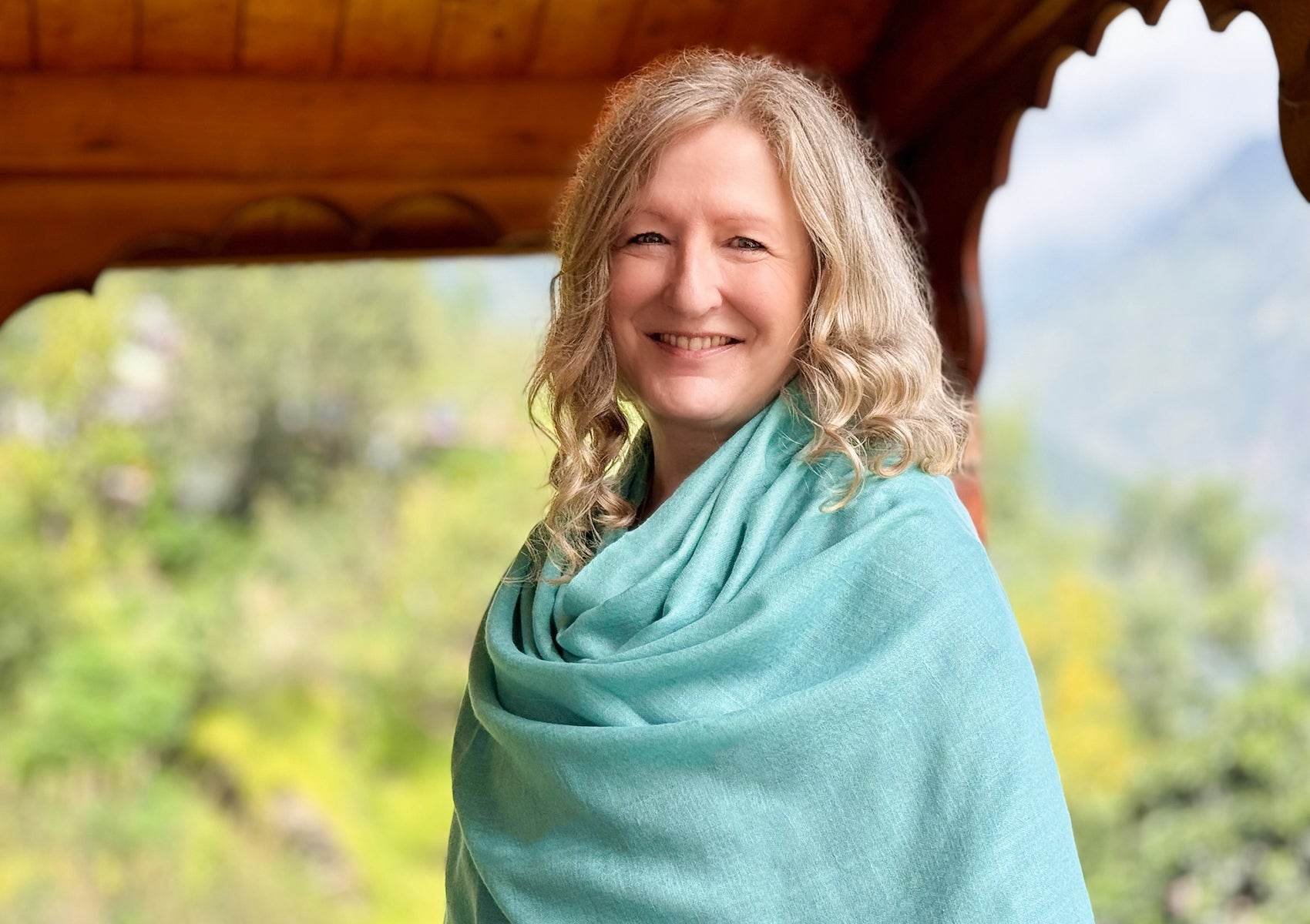 LAKSHMI SUPREME - Authentic Pashmina Meditation Shawl - Aqua-Blue - Esprit de l'Himalaya