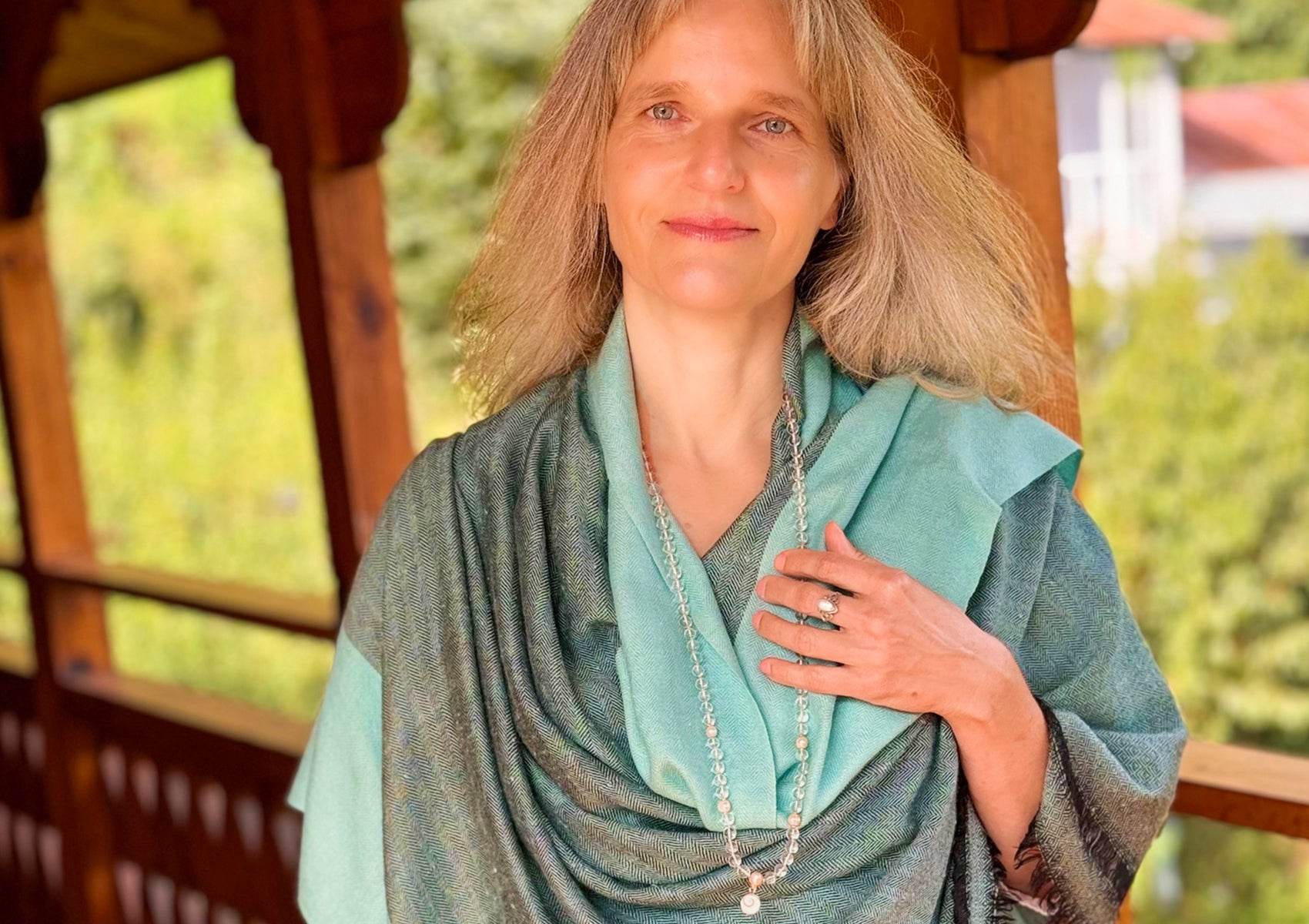 ISHWAR - Handwoven Large Meditation Shawl - Aqua - Esprit de l'Himalaya
