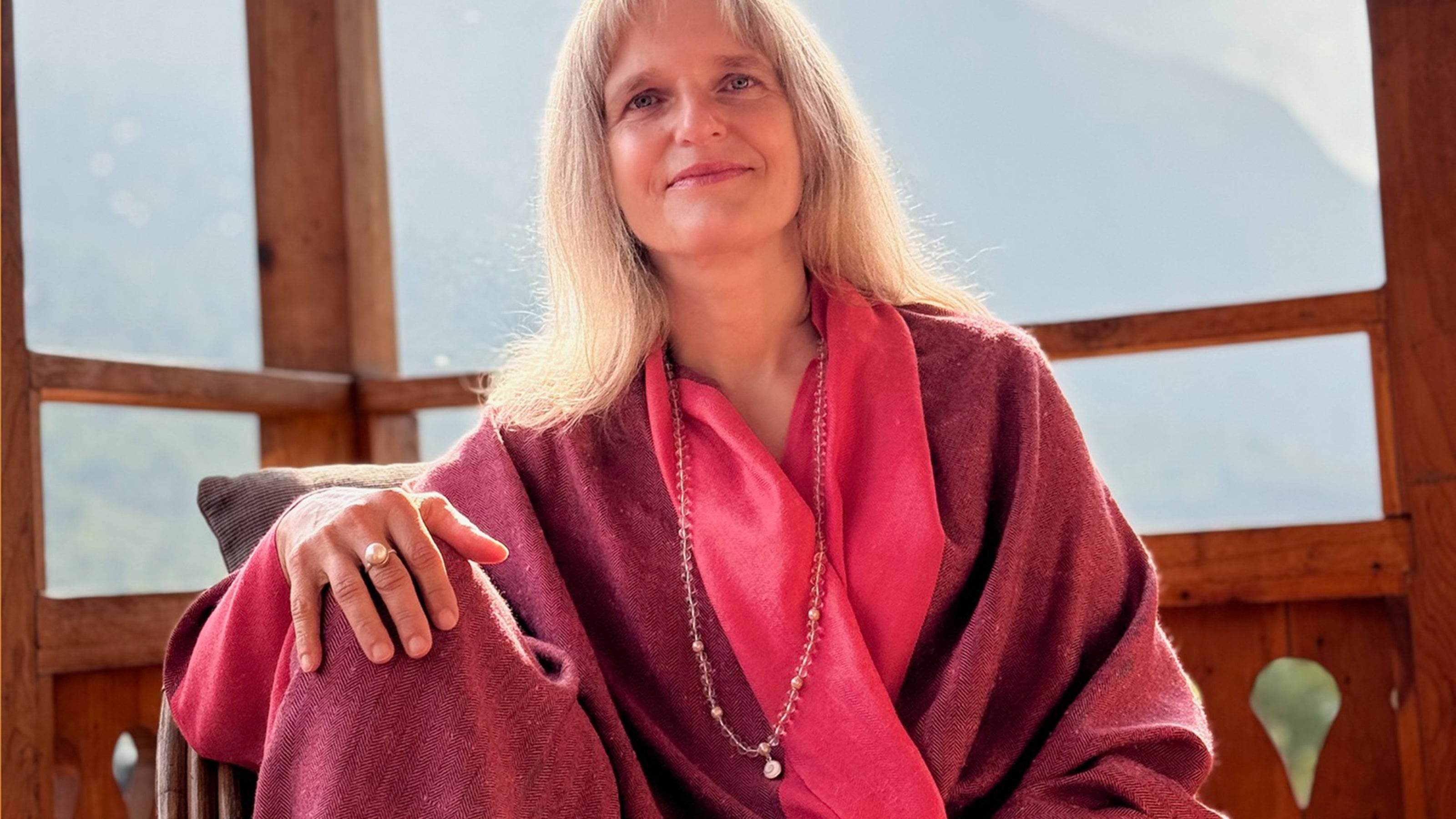 ISHWAR - Handwoven Large Meditation Shawl - Coral - Esprit de l'Himalaya