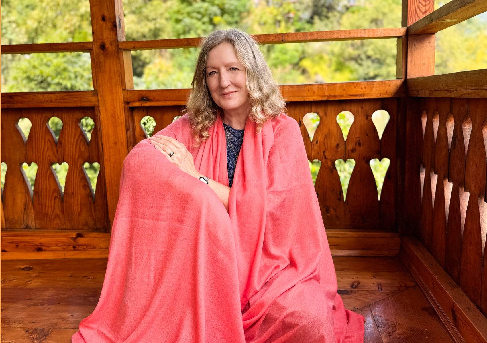 SHUNYATA - Large Merino Wool Shawl - Coral - Esprit de l'Himalaya