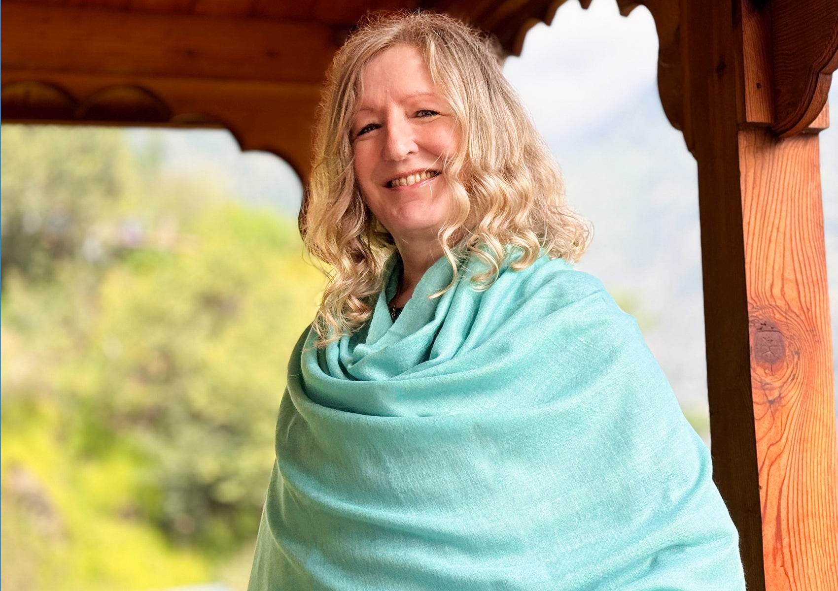 LAKSHMI SUPREME - Authentic Pashmina Meditation Shawl - Aqua-Blue - Esprit de l'Himalaya