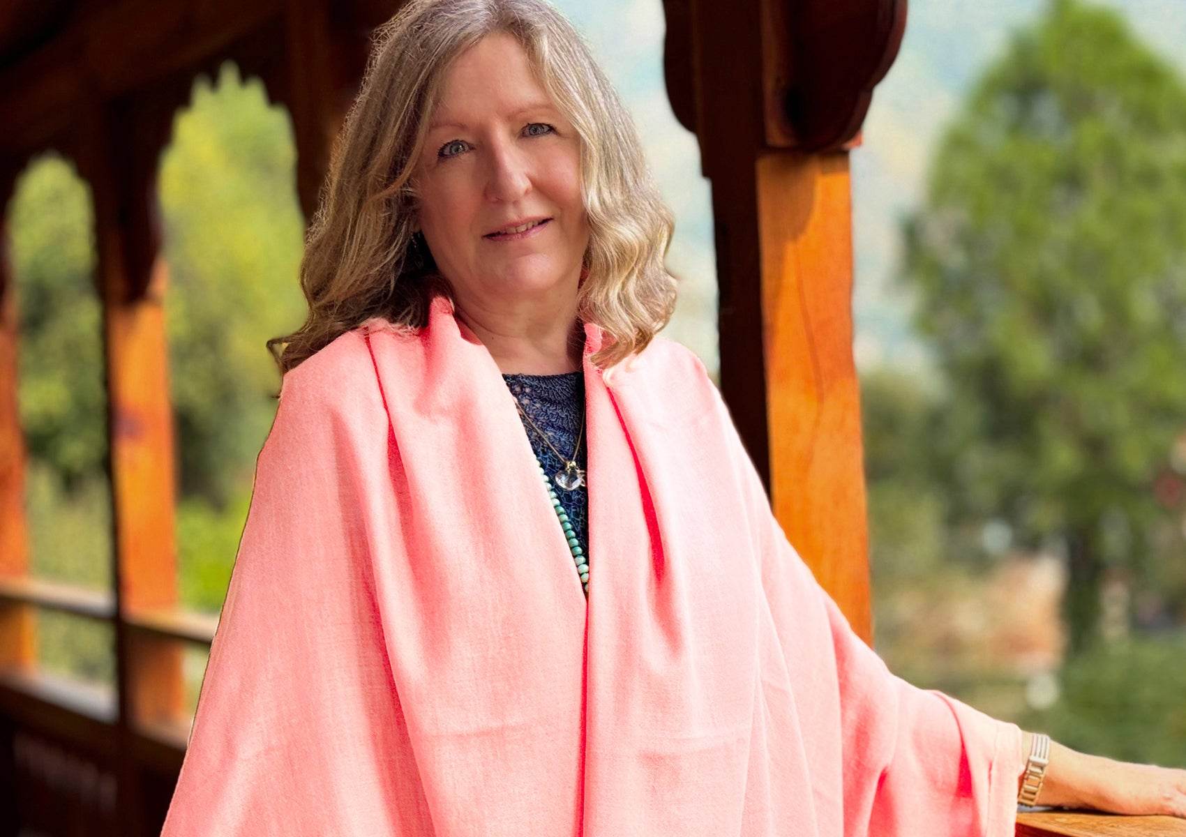 LAKSHMI SUPREME - Authentic Pashmina Meditation Shawl - Warm Light Pink - Esprit de l'Himalaya