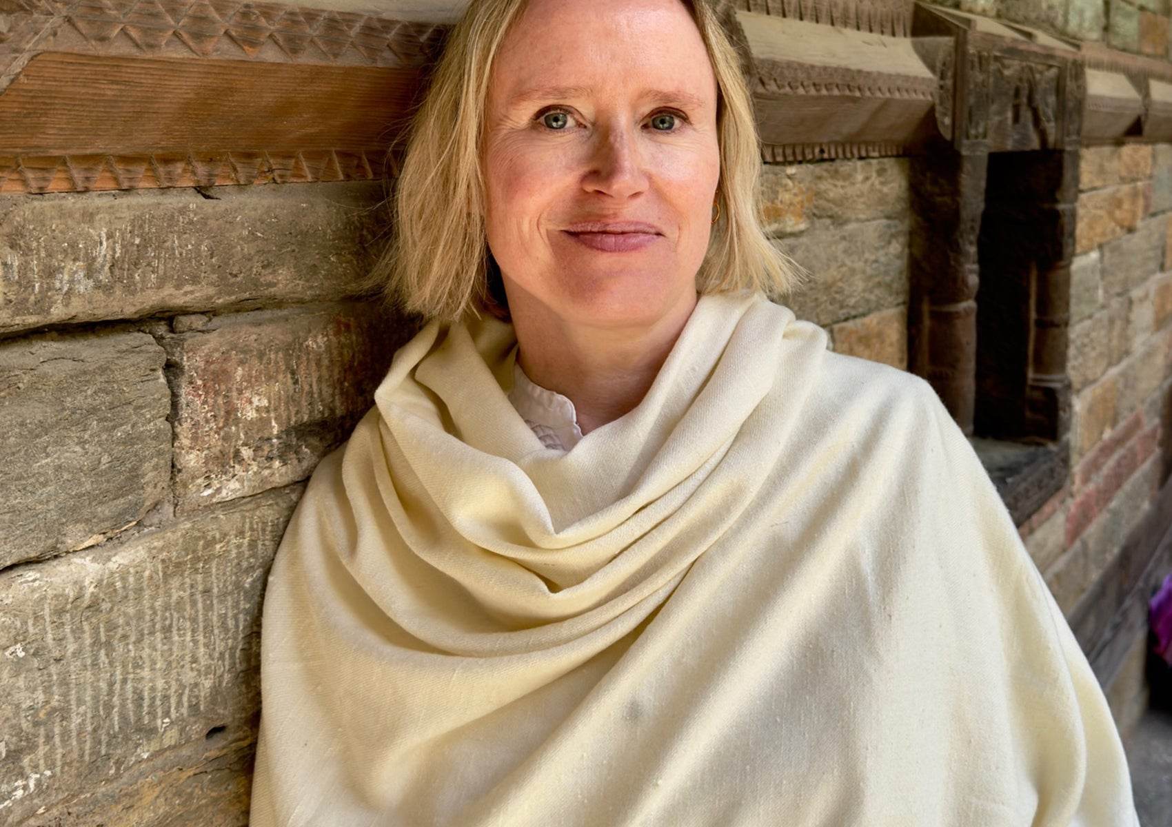 RASANA - Large Angora Prayer Shawl - Cream - Esprit de l'Himalaya