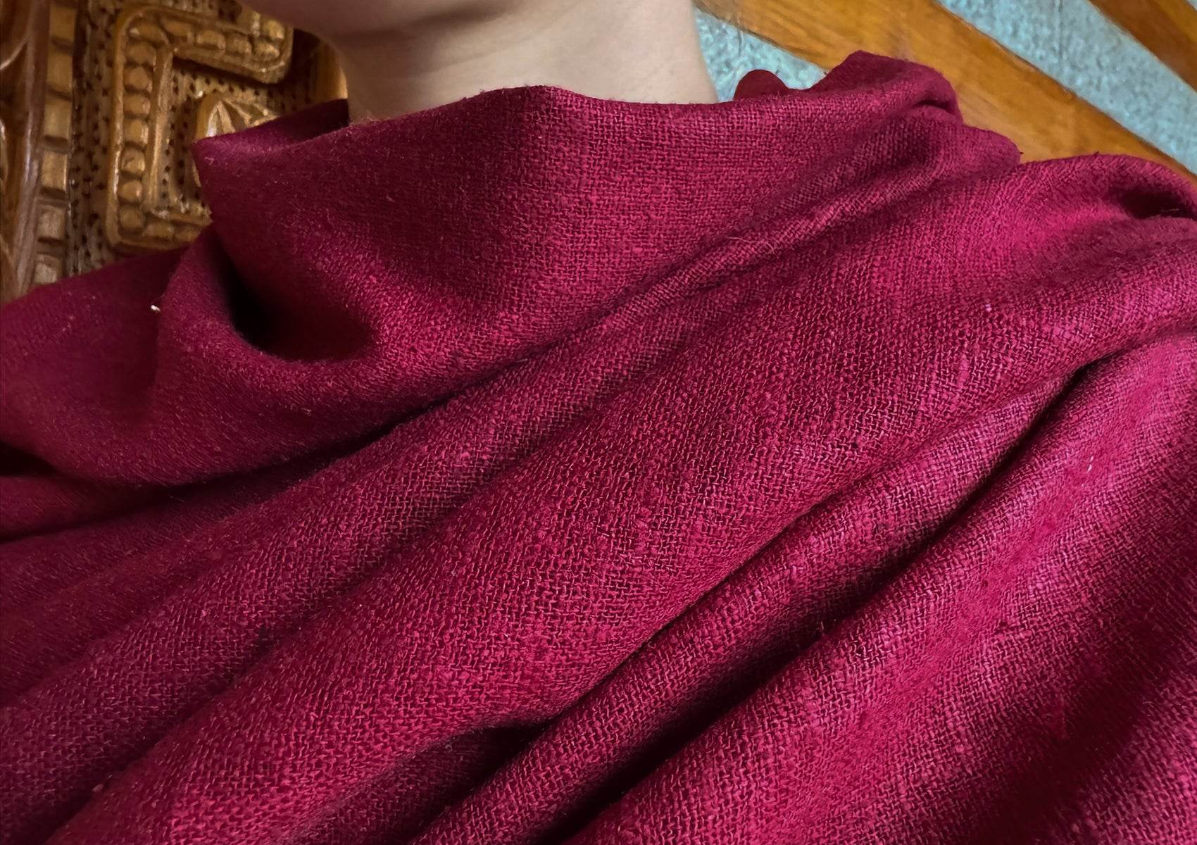 SAKSHI Different - Raw Peace Silk Large Meditation Shawl - Dark Burgundy - Esprit de l'Himalaya