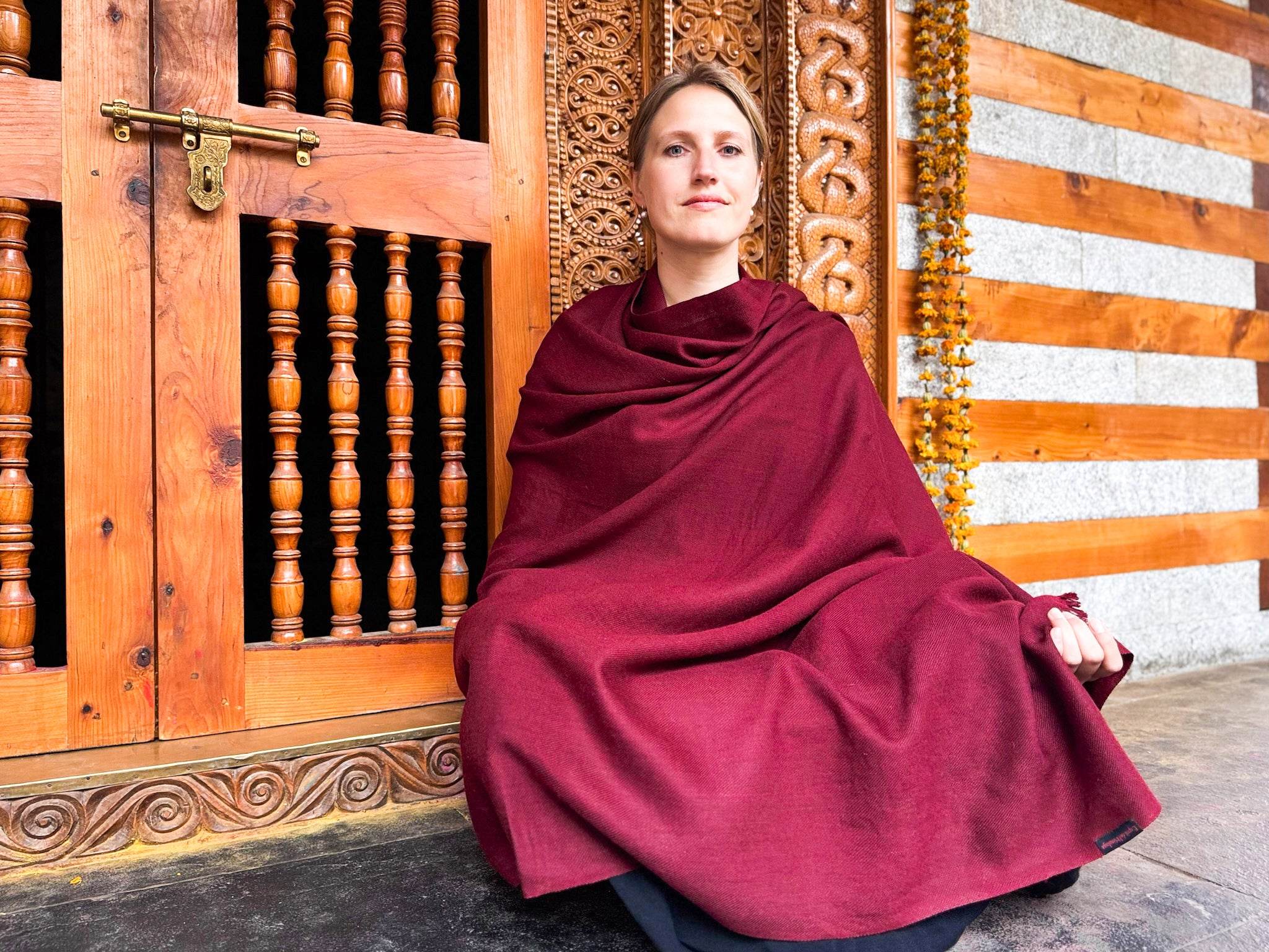 SHAMBHALA - Large Wool Shawl - Burgundy - Esprit de l'Himalaya