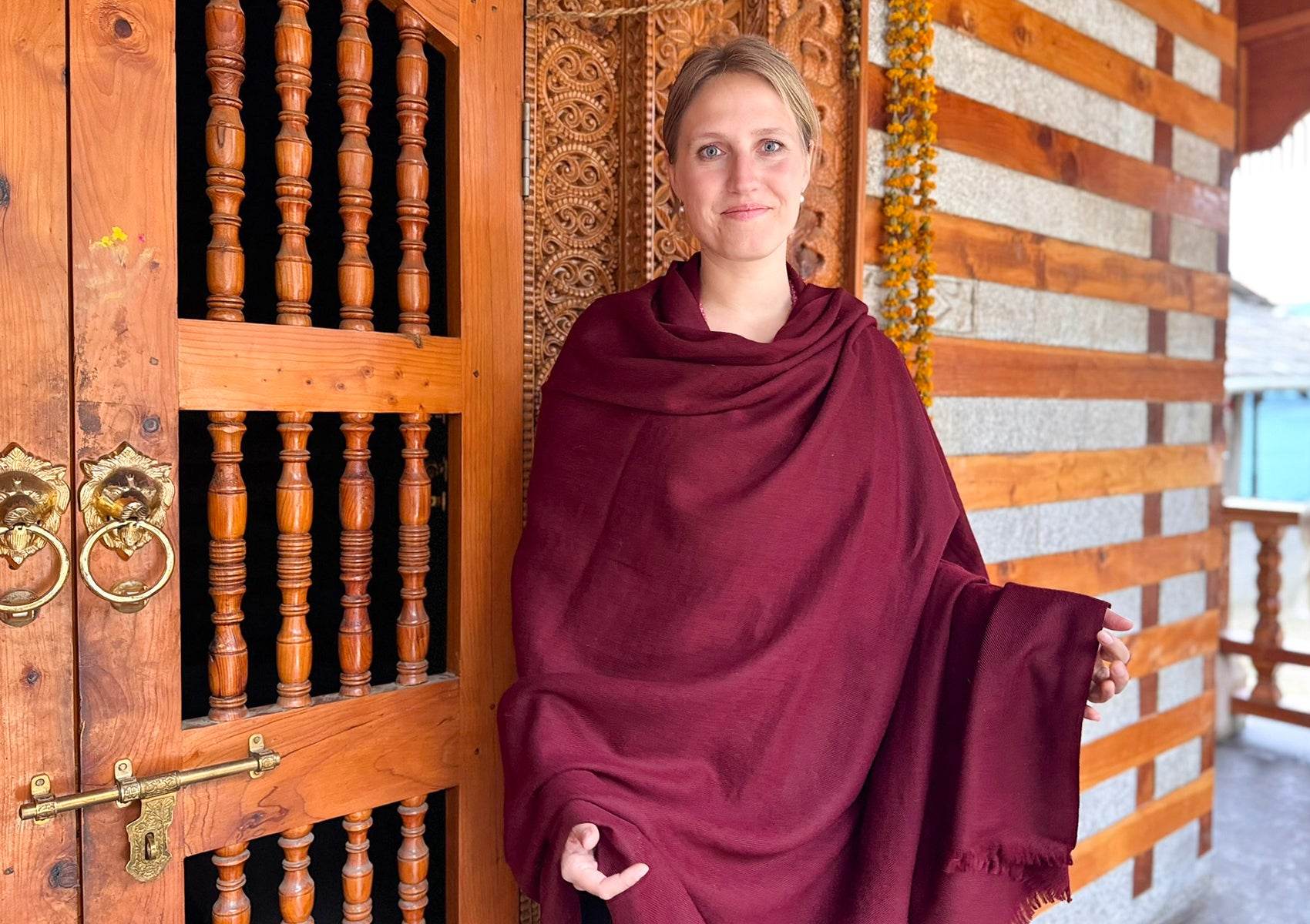 SHAMBHALA - Large Wool Shawl - Burgundy - Esprit de l'Himalaya