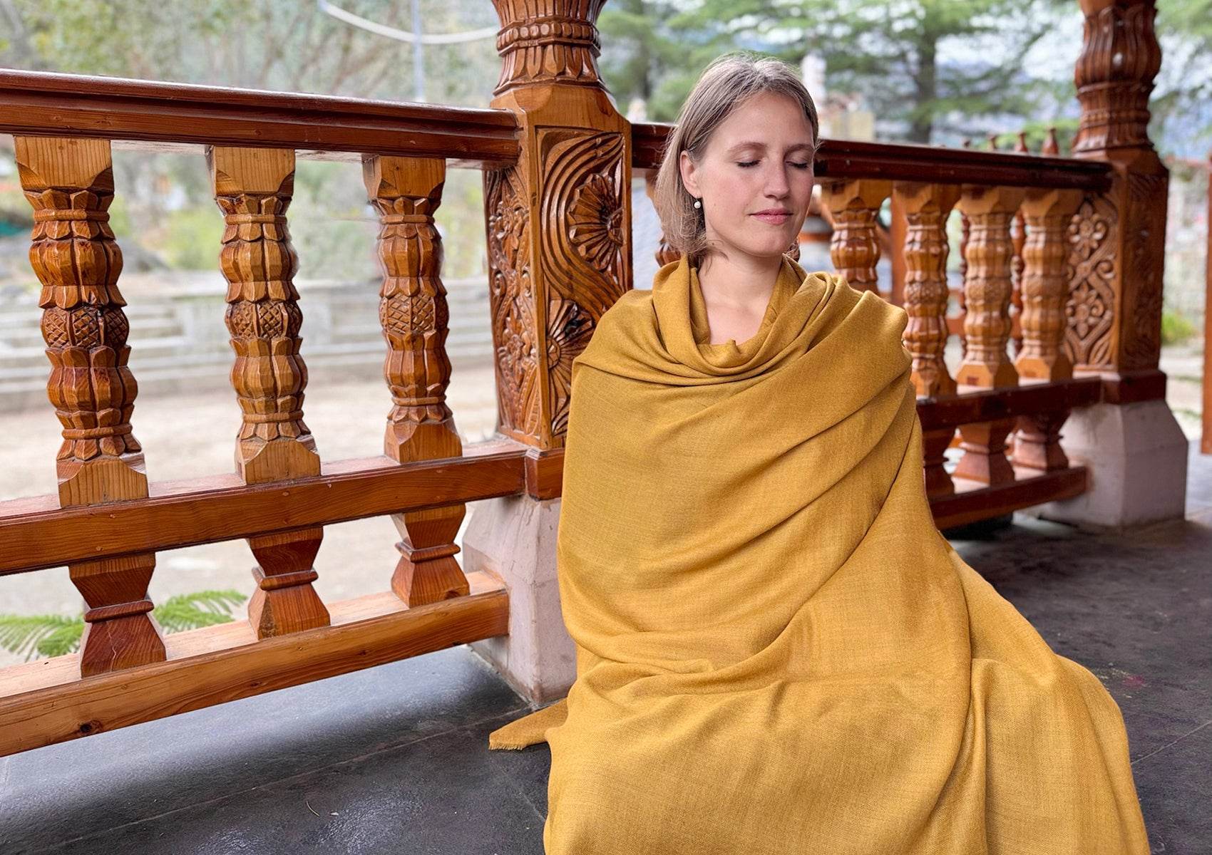 SHUNYATA Meditation Shawls - Monk Shawl - Ocher - Esprit de l'Himalaya