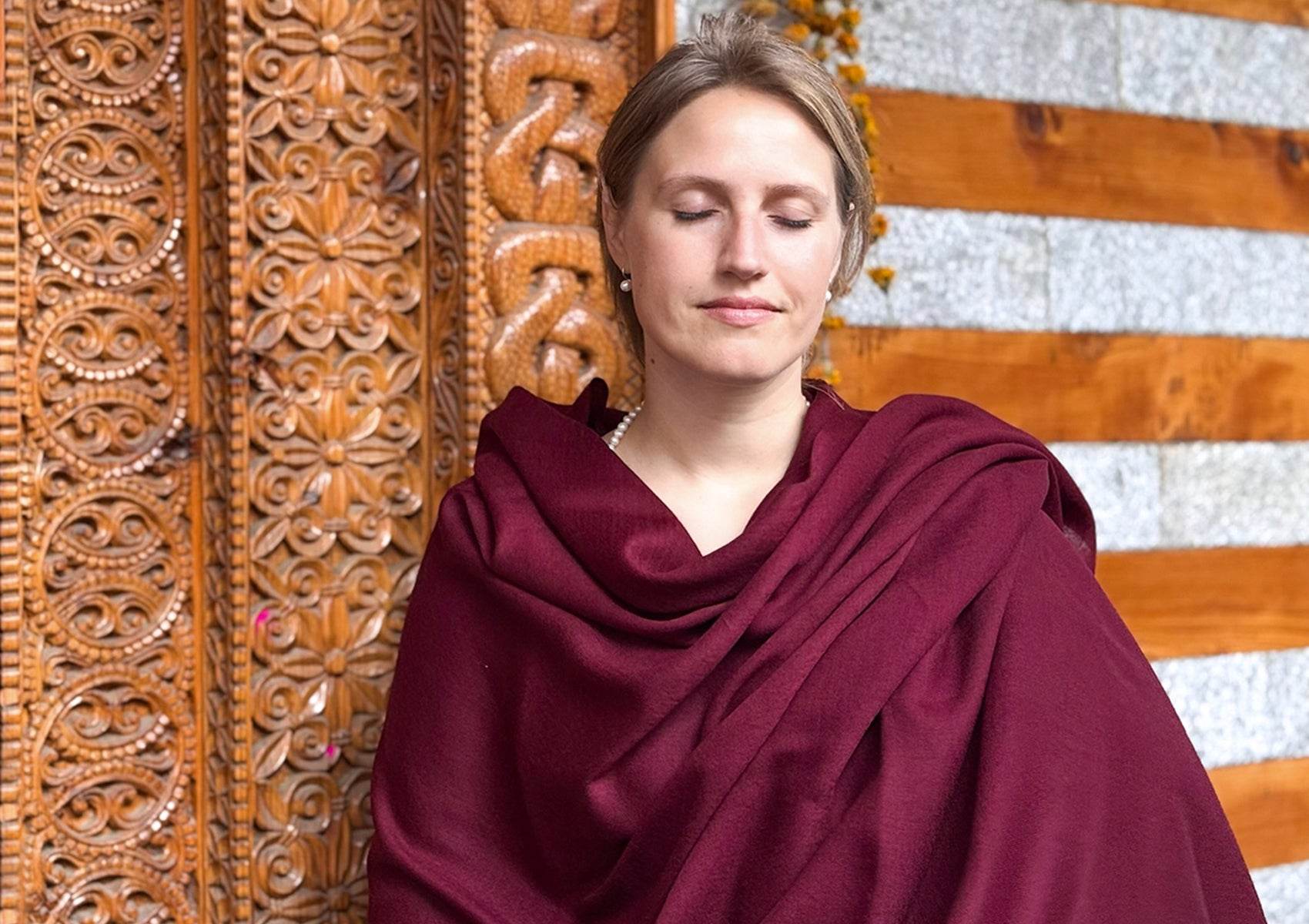 TARA LARGE - Fine Buddhist Shawl - Dark Burgundy - Esprit de l'Himalaya
