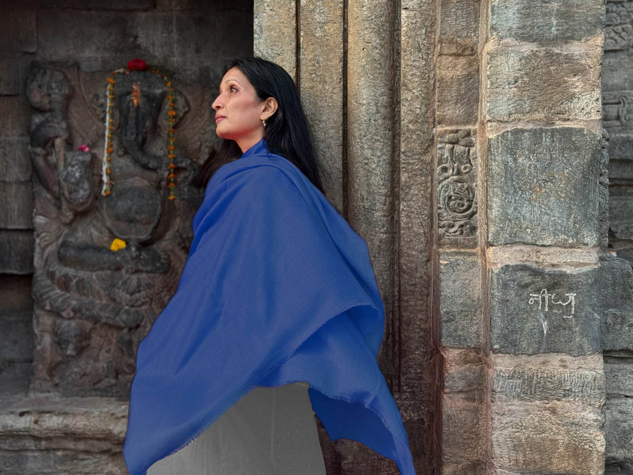 SUNDARI NEW Meditation Shawl - Blue - Fine Merino Wool & Silk Diamond-Weave Blanket - Esprit de l'Himalaya