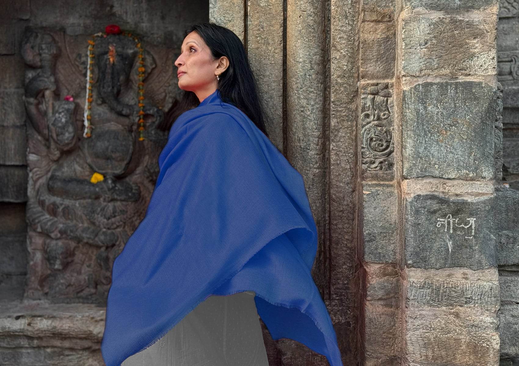 SUNDARI NEW Meditation Shawl - Blue - Fine Merino Wool & Silk Diamond-Weave Blanket - Esprit de l'Himalaya