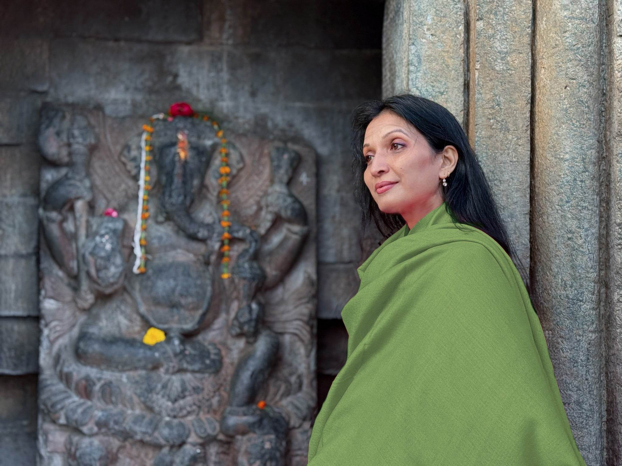 SUNDARI NEW Meditation Shawl & Blanket – Green - Fine Merino Wool & Silk - Esprit de l'Himalaya