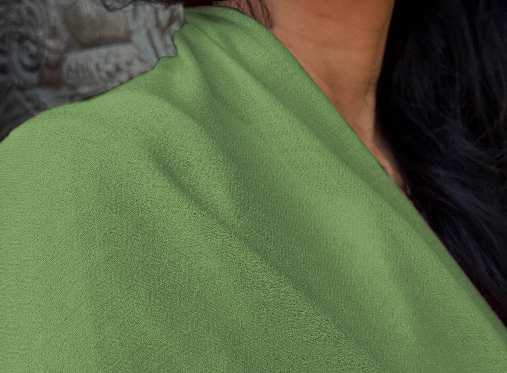SUNDARI NEW Meditation Shawl & Blanket – Green - Fine Merino Wool & Silk - Esprit de l'Himalaya