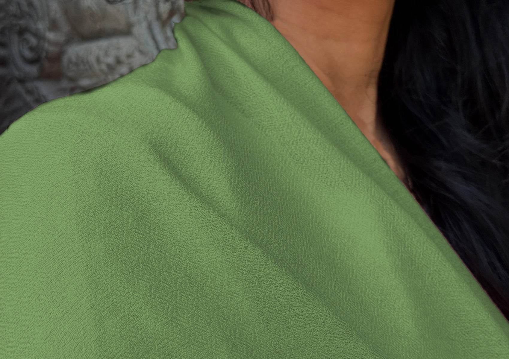 SUNDARI NEW Meditation Shawl & Blanket – Green - Fine Merino Wool & Silk - Esprit de l'Himalaya
