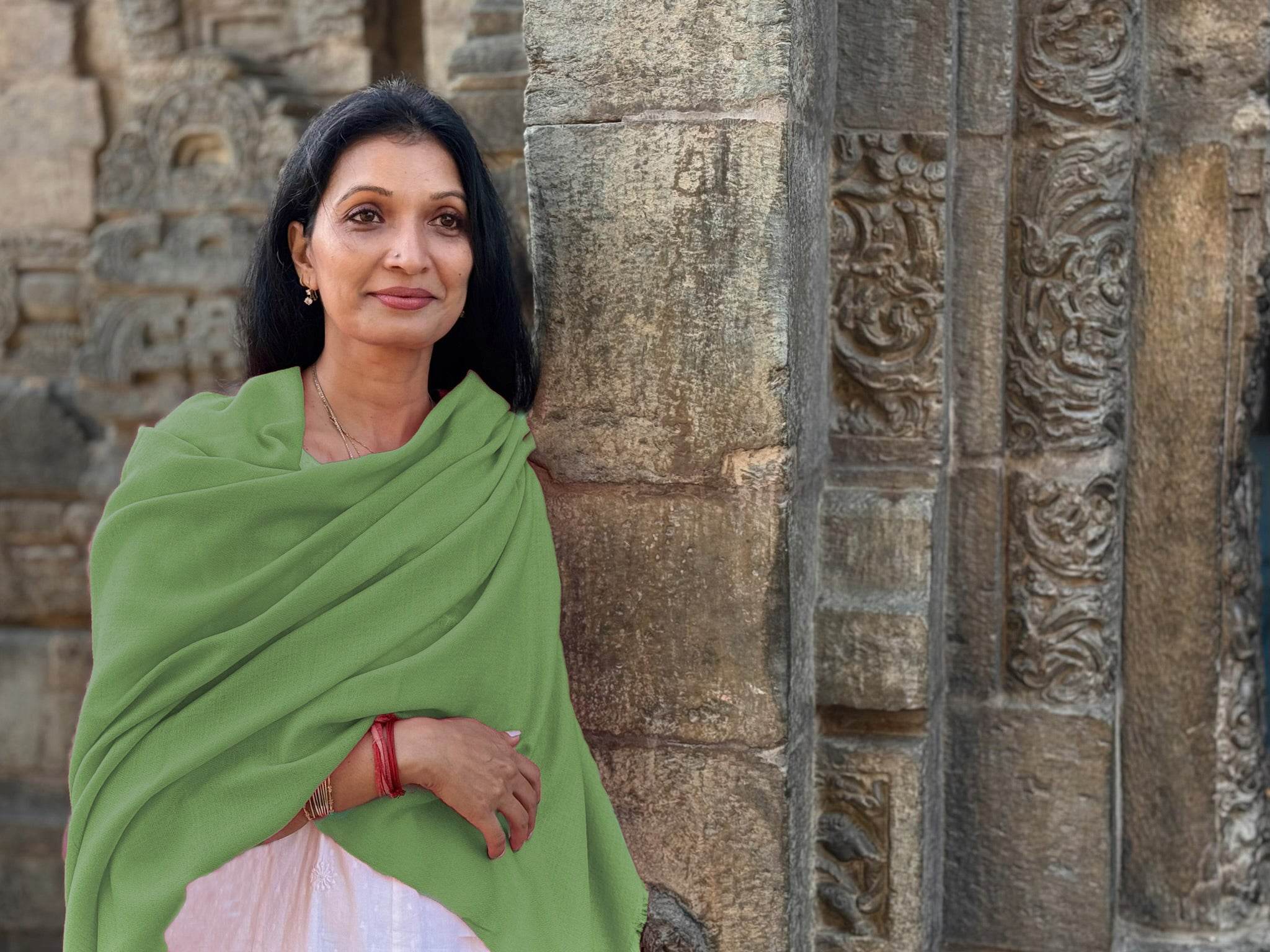 SUNDARI NEW Meditation Shawl & Blanket – Green - Fine Merino Wool & Silk - Esprit de l'Himalaya