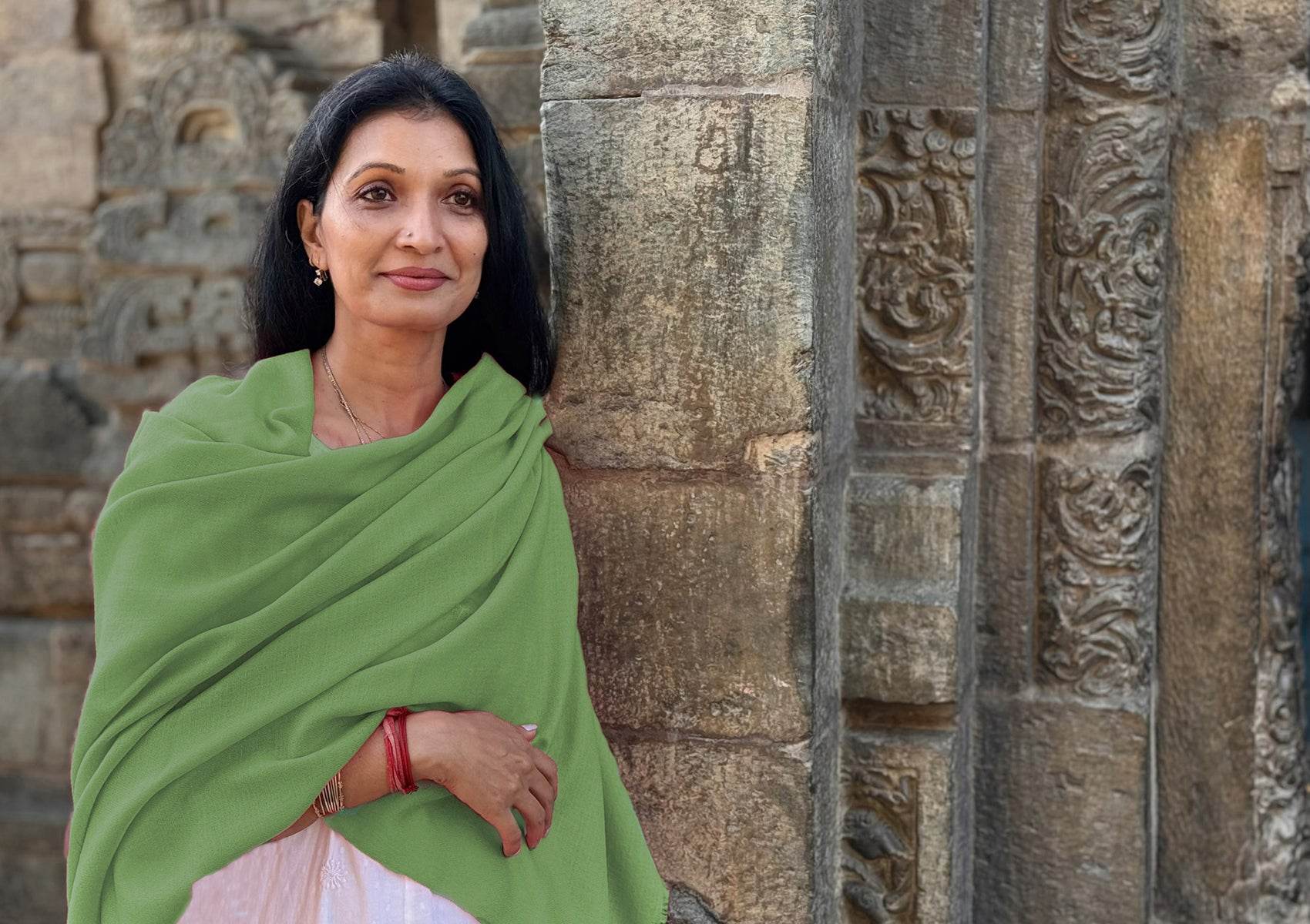 SUNDARI NEW Meditation Shawl & Blanket – Green - Fine Merino Wool & Silk - Esprit de l'Himalaya