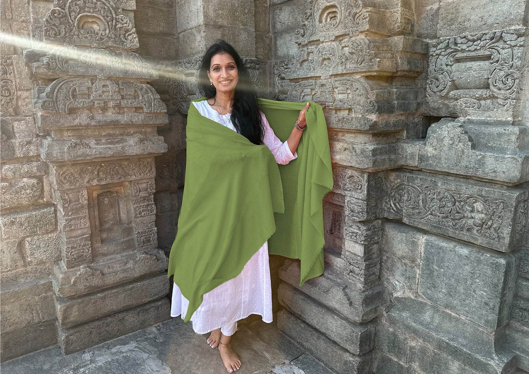 SUNDARI NEW Meditation Shawl & Blanket – Green - Fine Merino Wool & Silk - Esprit de l'Himalaya
