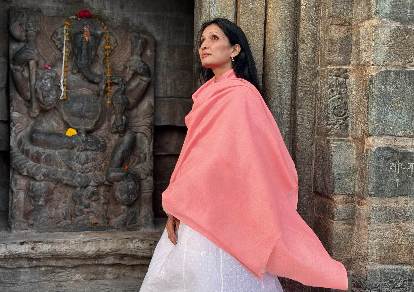 SUNDARI NEW Tibetan Meditation Blanket – Peach - Esprit de l'Himalaya
