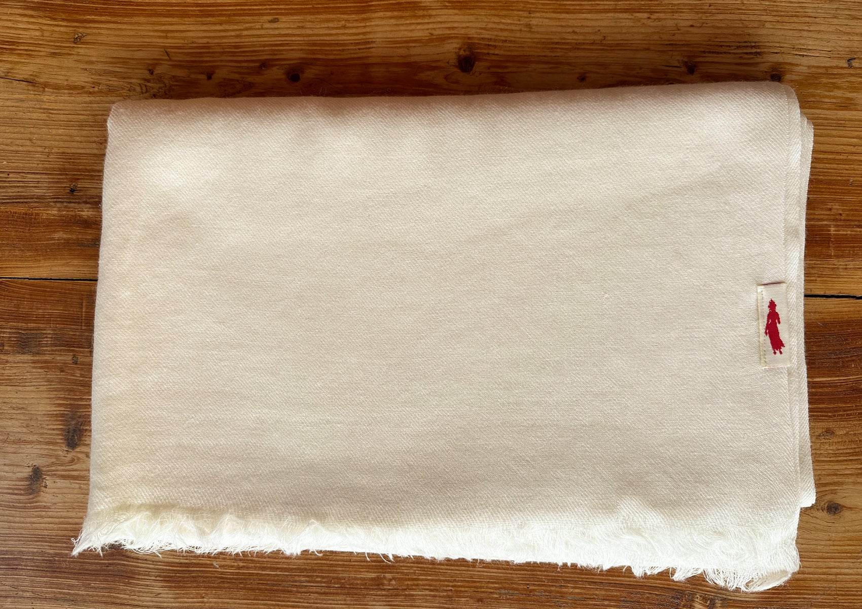 TARA LARGE - Fine Buddhist Shawl -Cream - Esprit de l'Himalaya