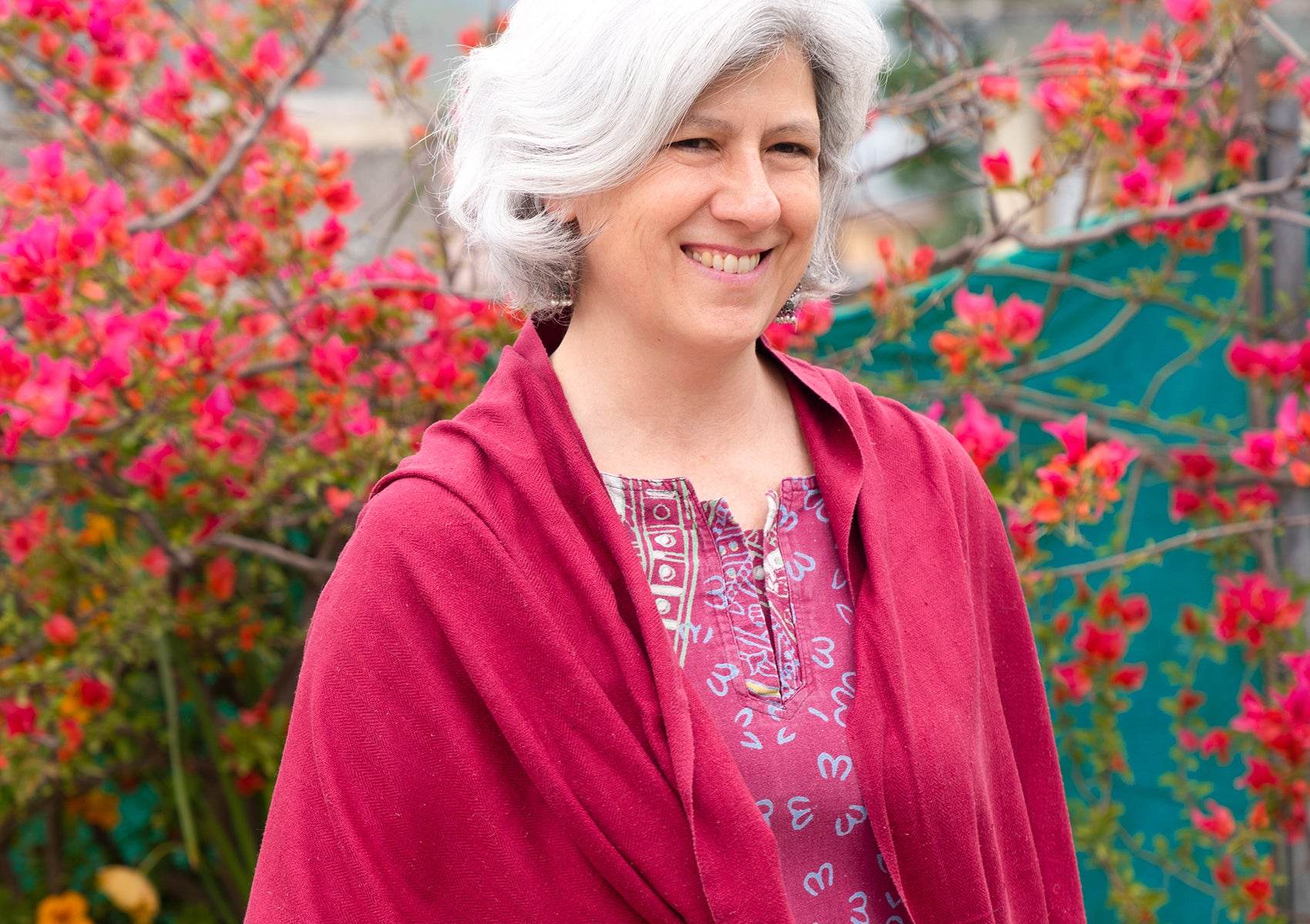 SAKSHI - Raw Silk Large Meditation Shawl - Magenta - Esprit de l'Himalaya