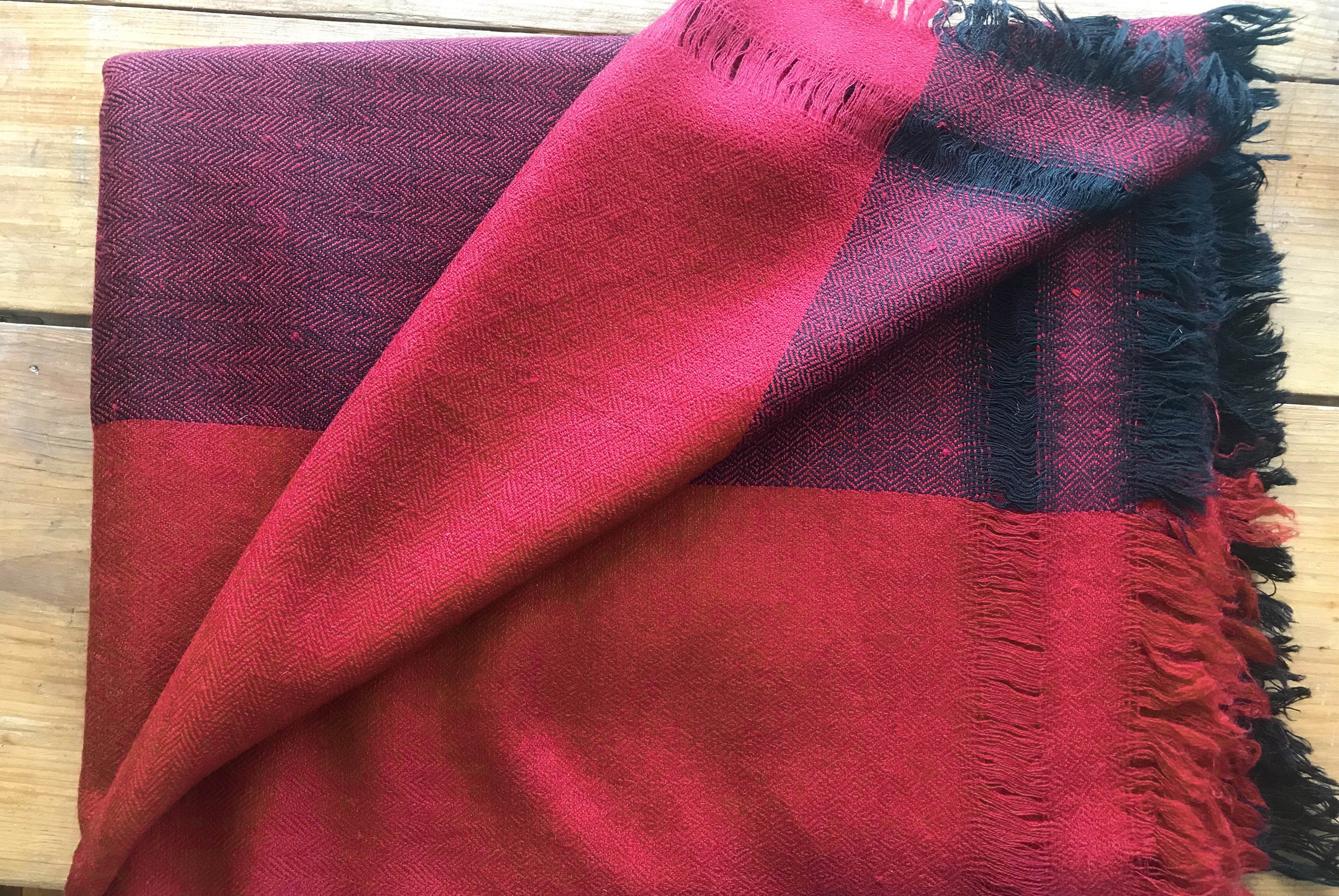 SHAKYAMUNI - Large Buddhist Meditation Shawl - Dark Burgundy - Esprit de l'Himalaya