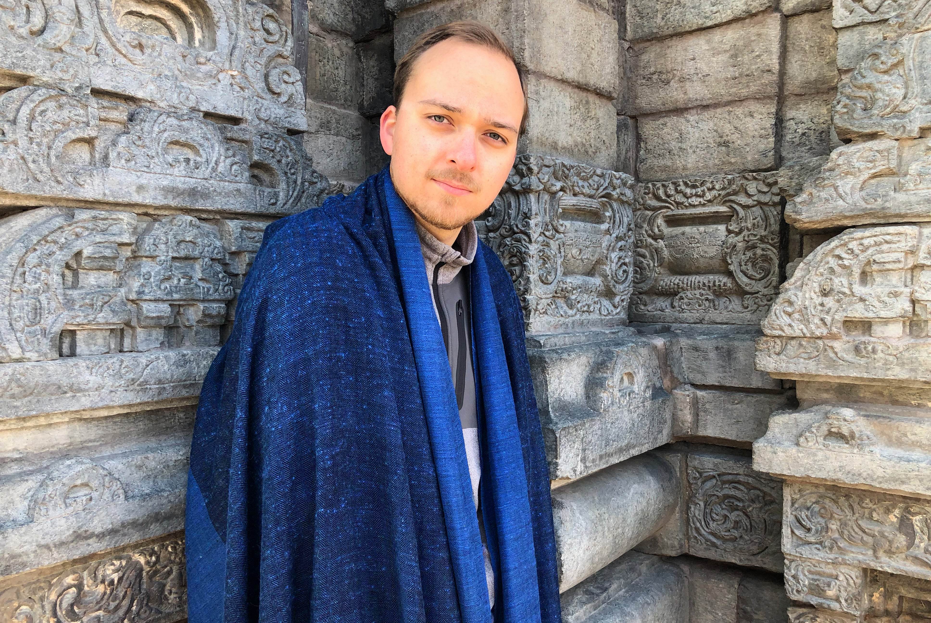 ISHWAR - Handwoven Large Meditation Shawl - Cobalt Blue - Esprit de l'Himalaya
