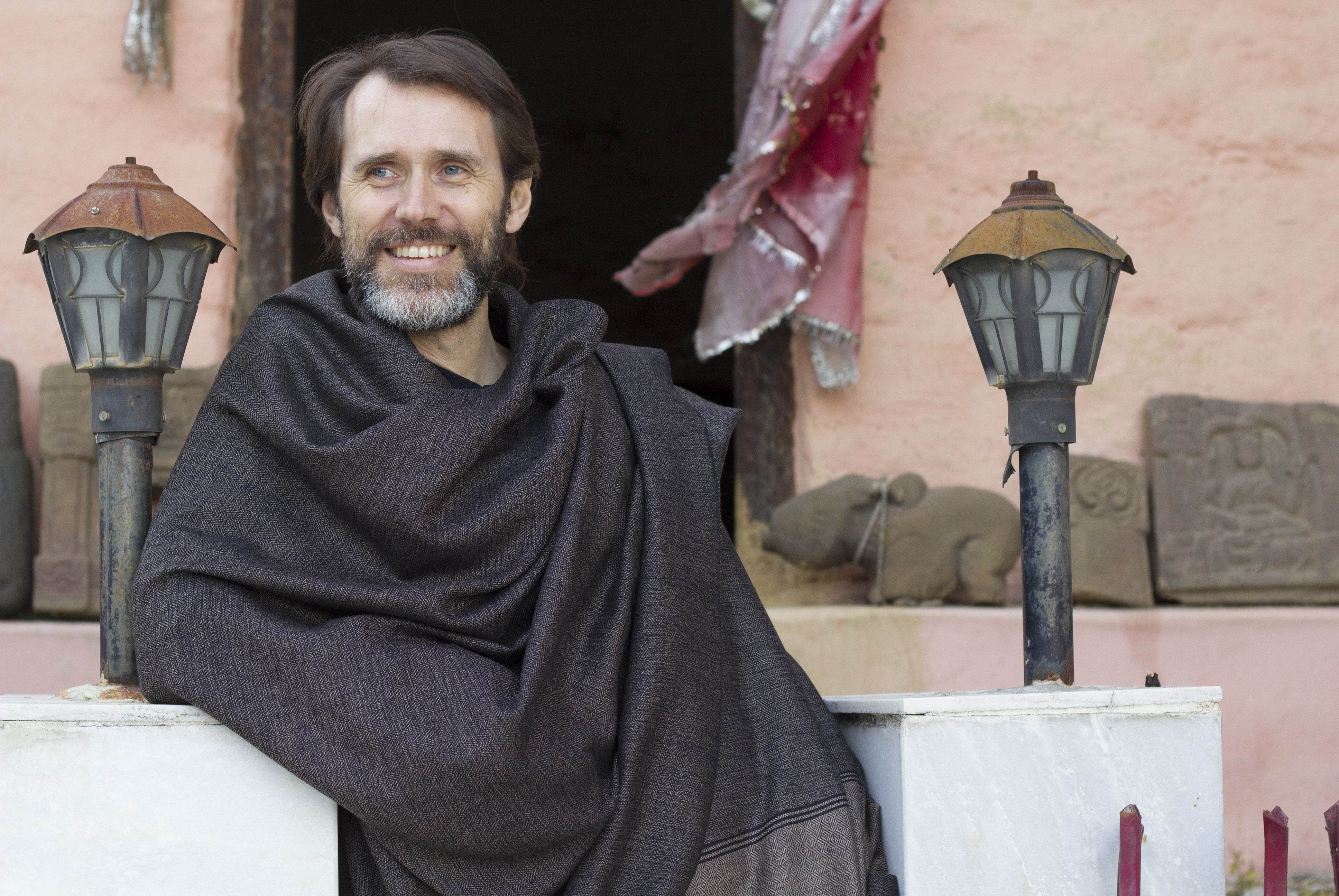 MILAREPA - Large Wool Shawl for Meditation - Esprit de l'Himalaya