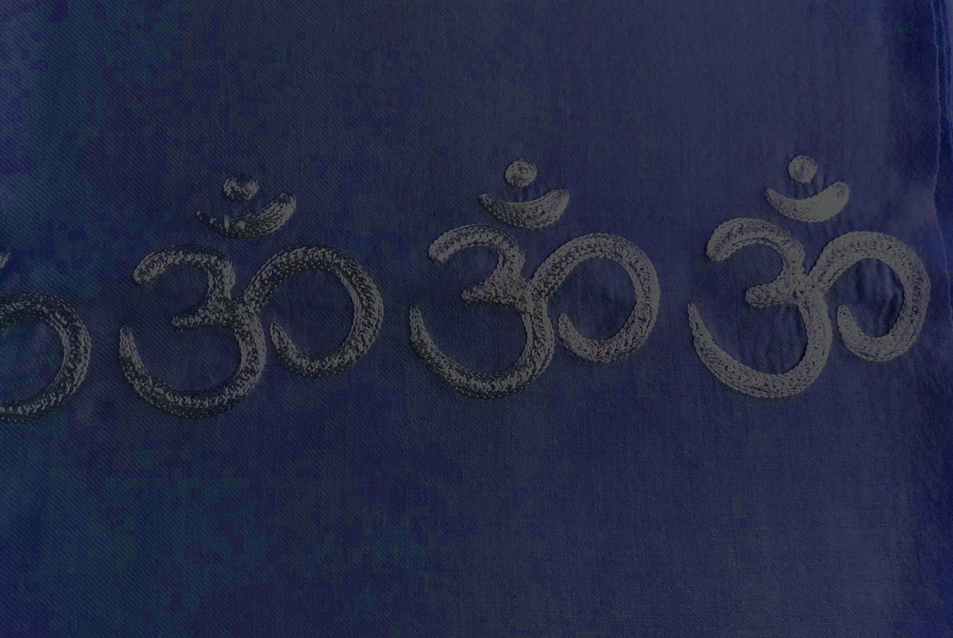 SHANTI OM - OM Shanti Meditation Shawl - Esprit de l'Himalaya