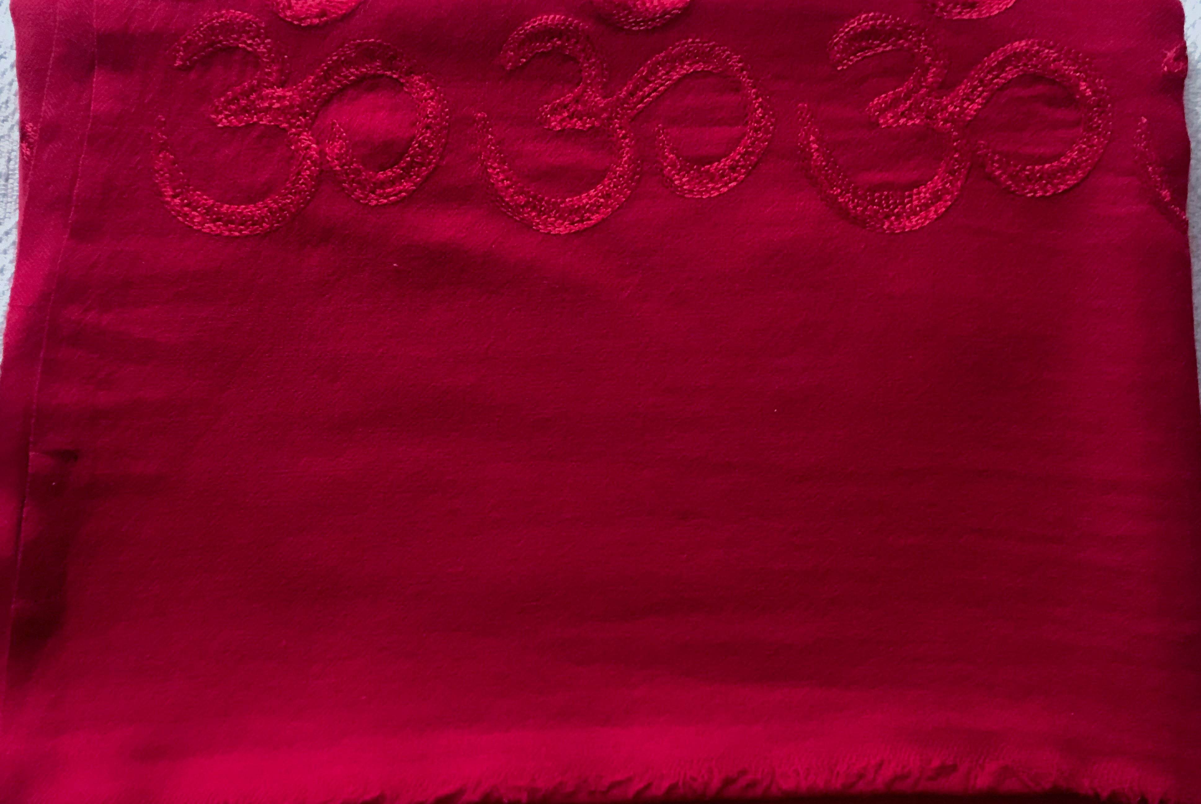 PADMA OM - OM Meditation Shawl - Esprit de l'Himalaya