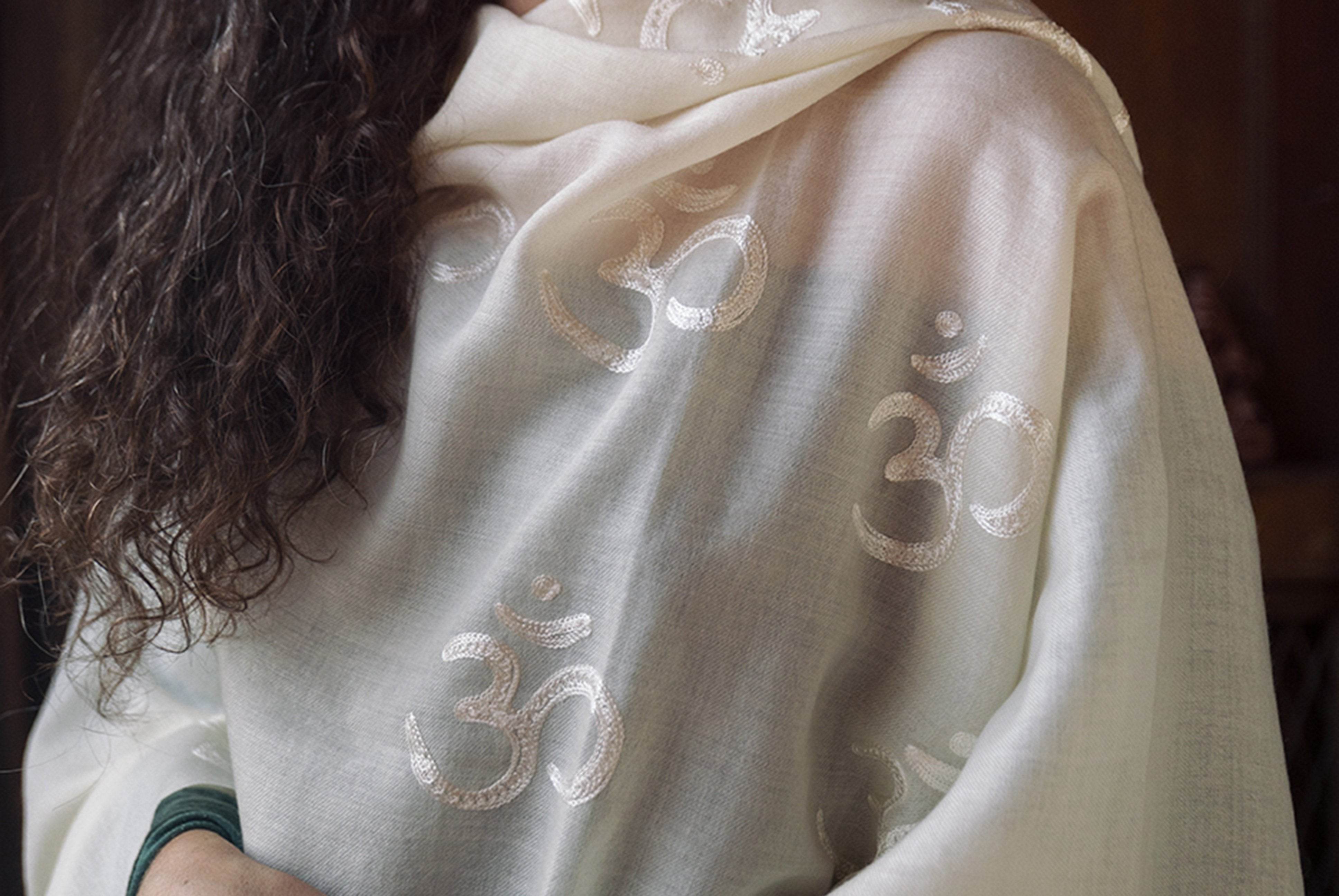 CHANDRIKA OM - Yoga Blanket - Esprit de l'Himalaya