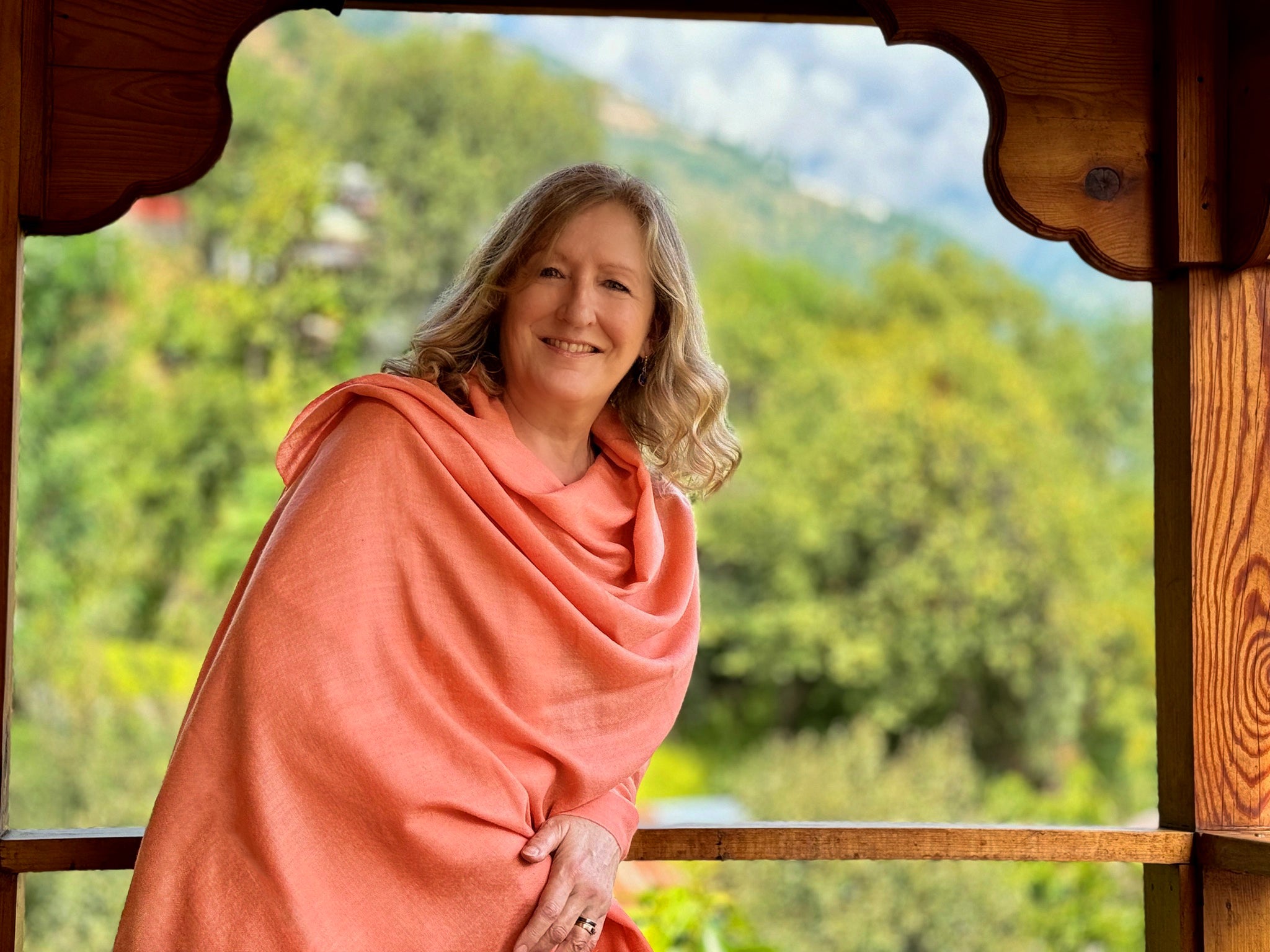 LAKSHMI SUPRÊME - Châle de méditation authentique en pashmina - Corail