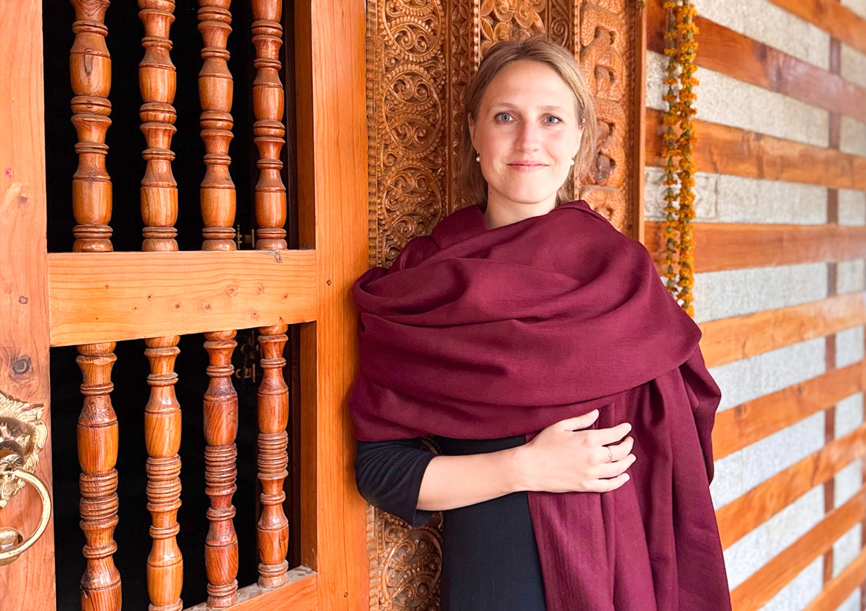 Tara grand - Fine Buddhist Shawl - Bourgogne sombre