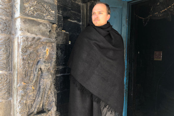 Large Shawl Blankets for Meditation  Meditation Blankets & Shawls – Esprit  de l'Himalaya