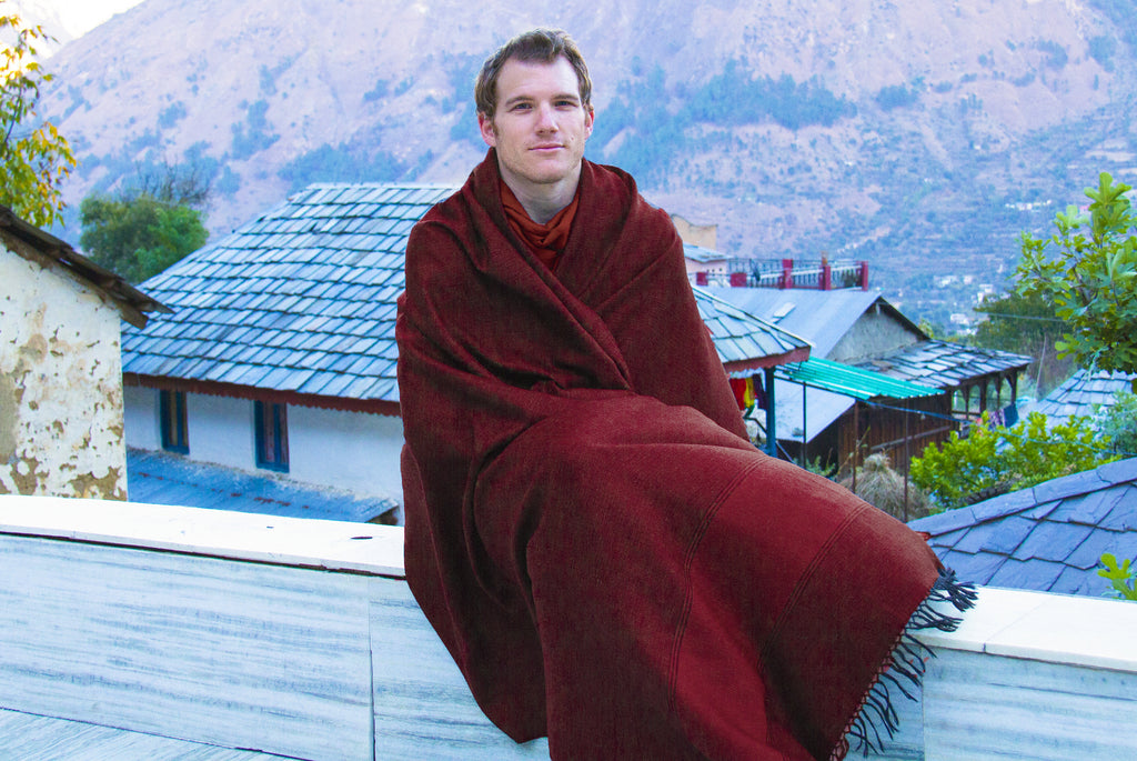 Milarepa Buddhist Shawl | Large Woolen Prayer Shawl | Burgundy Red |  Esprit de l'Himalaya-19